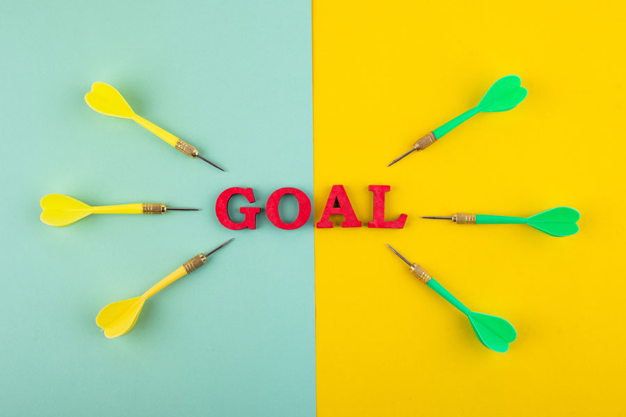 target-and-goal-concept-with-arrows